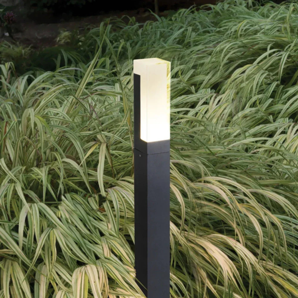 Luce solare lampione da giardino con sensore di movimento dal design moderno