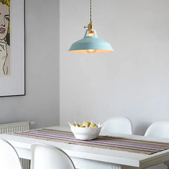 Lampadario a sospensione in metallo colorato stile nordico per la sala da pranzo