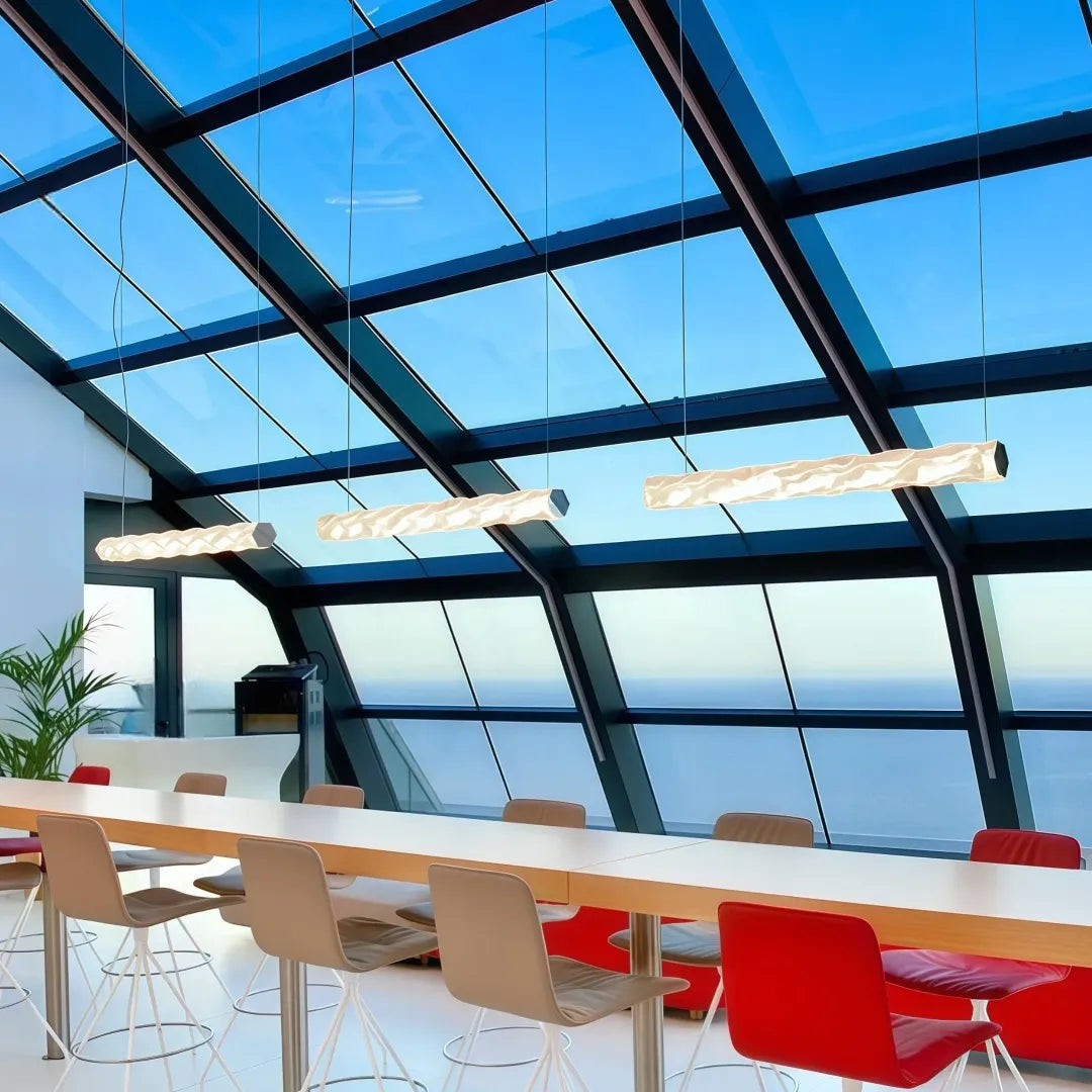 Lampada lineare a sospensione ondulata in vetro LED dimmerabile contemporanea per sala da pranzo