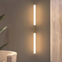 Applique minimal tubolare LED dimmerabile per camera da letto