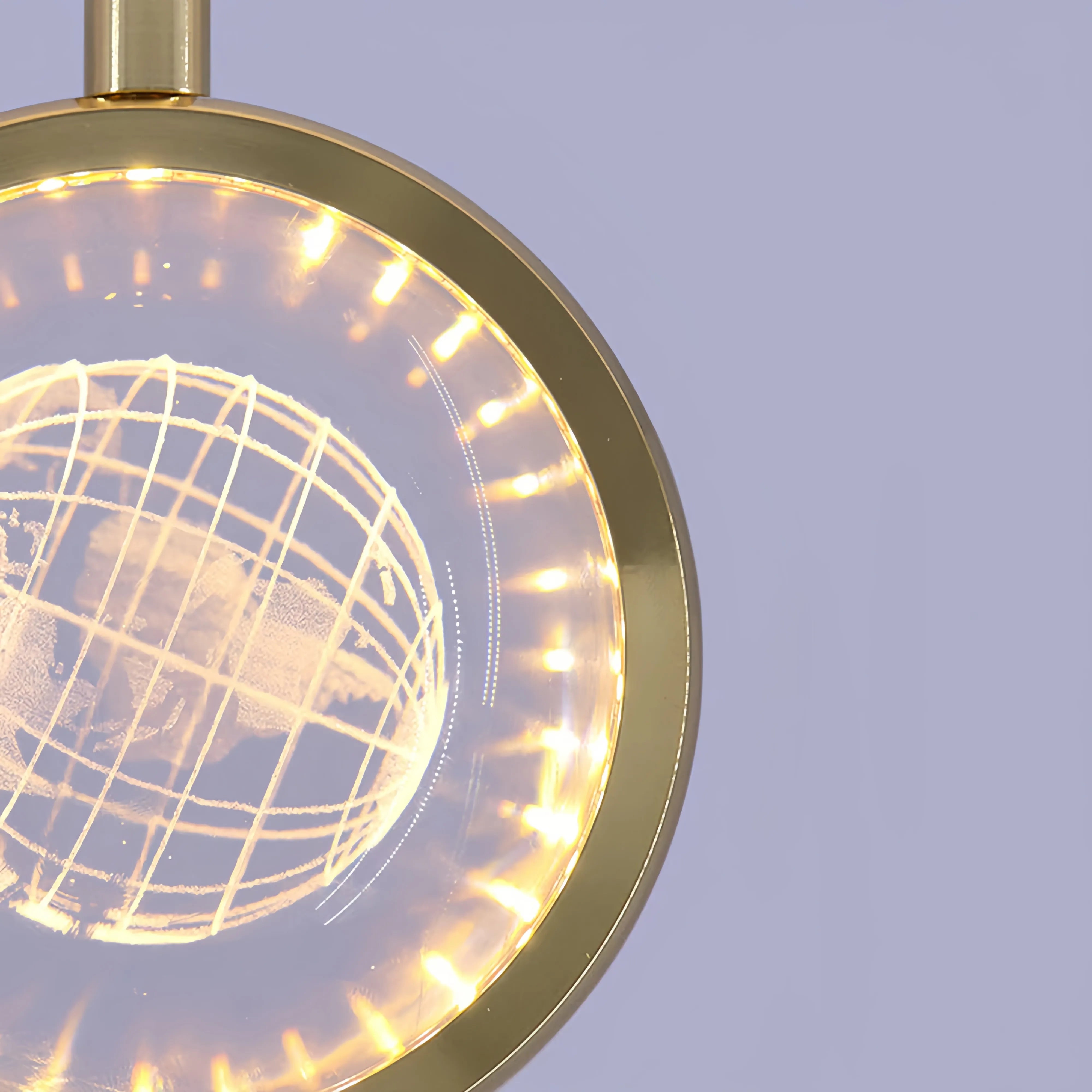 Lampada a sospensione per comodino minimalista con sfera in cristallo e LED dimmerabile