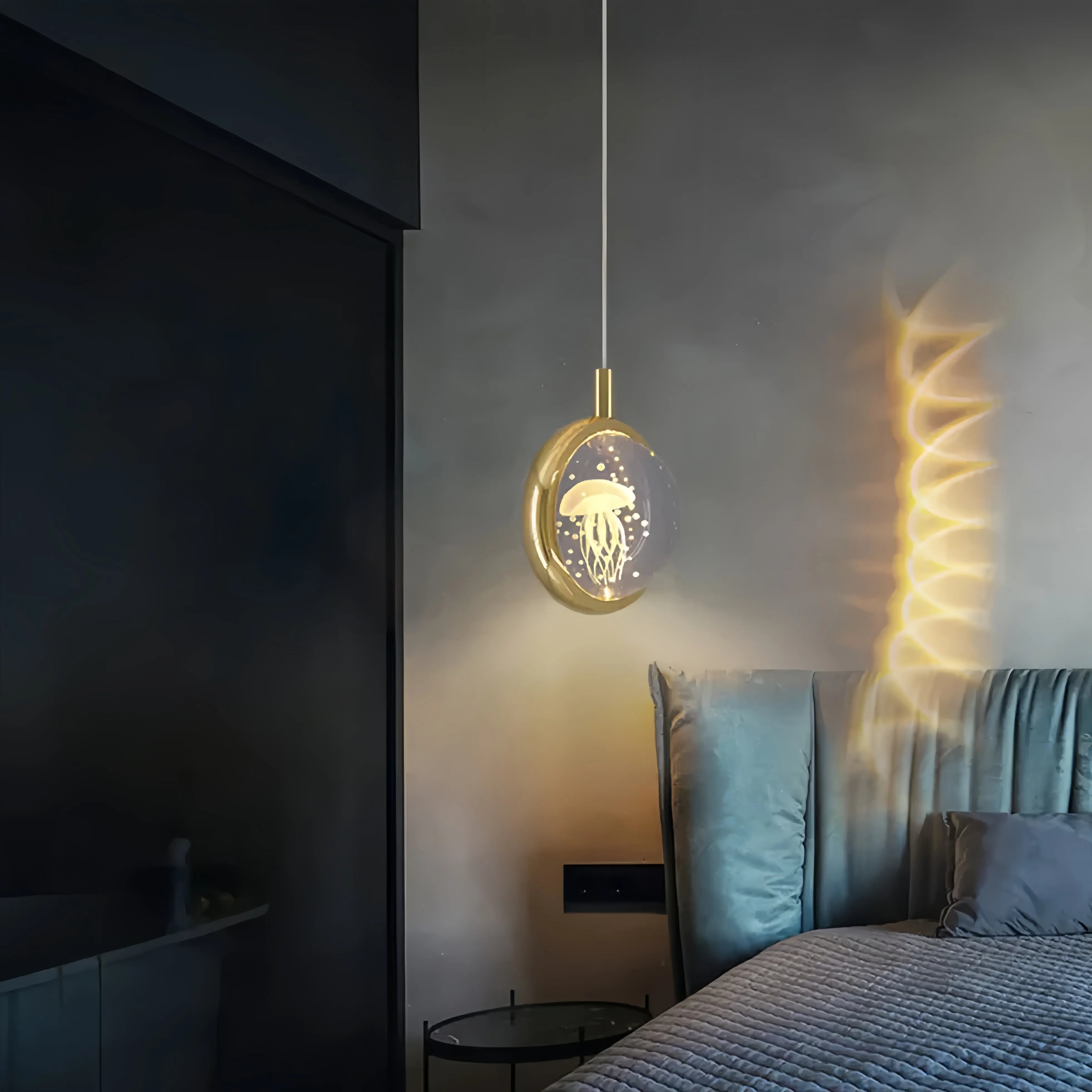 Lampada a sospensione per comodino minimalista con sfera in cristallo e LED dimmerabile