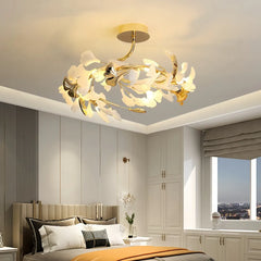 Plafoniera moderna di design con foglie di ginkgo in ceramica finitura oro per camera da letto