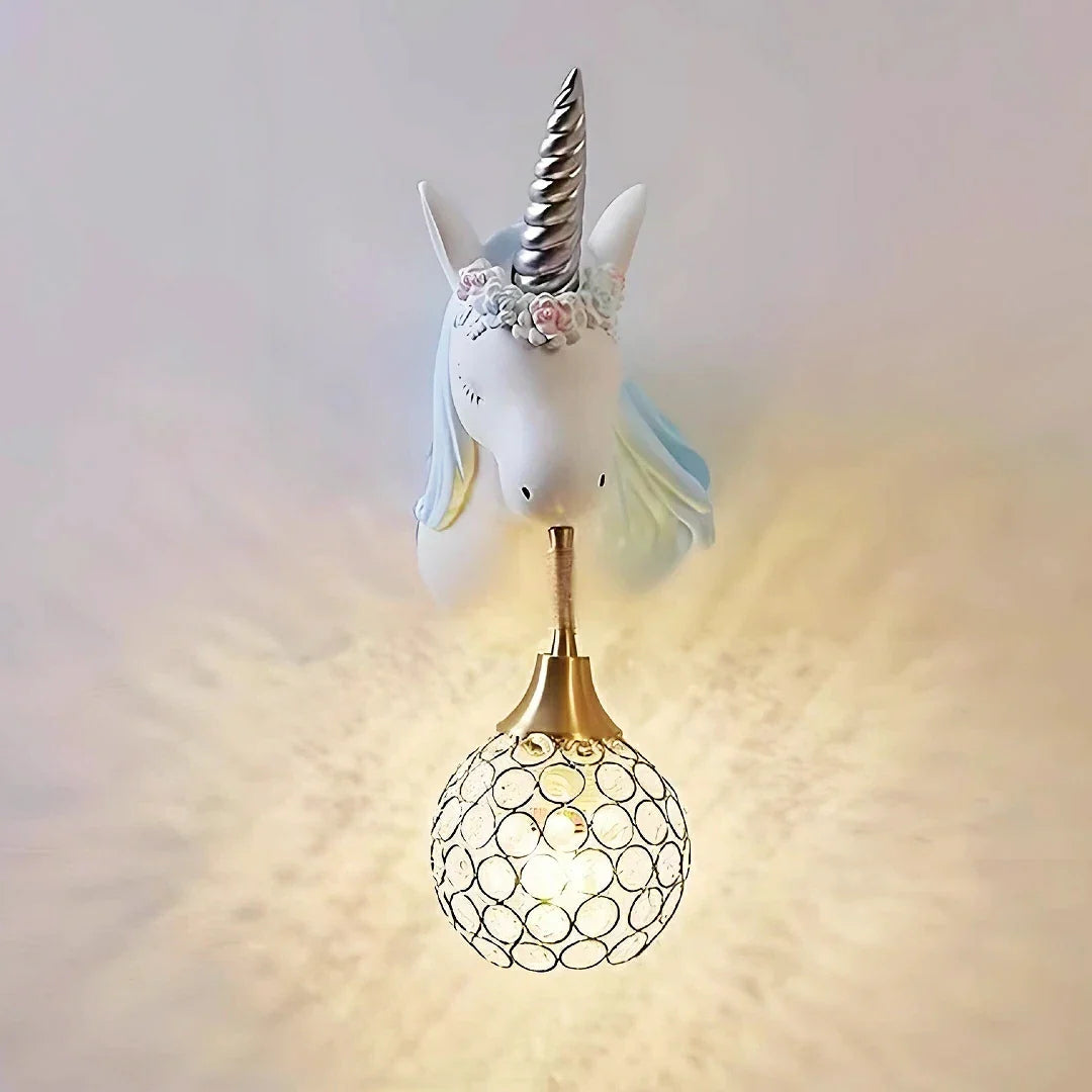 Applique unicorno azzurro con luce in cristallo per la cameretta del bambino