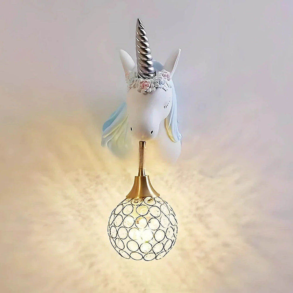 Applique unicorno azzurro con luce in cristallo per la cameretta del bambino