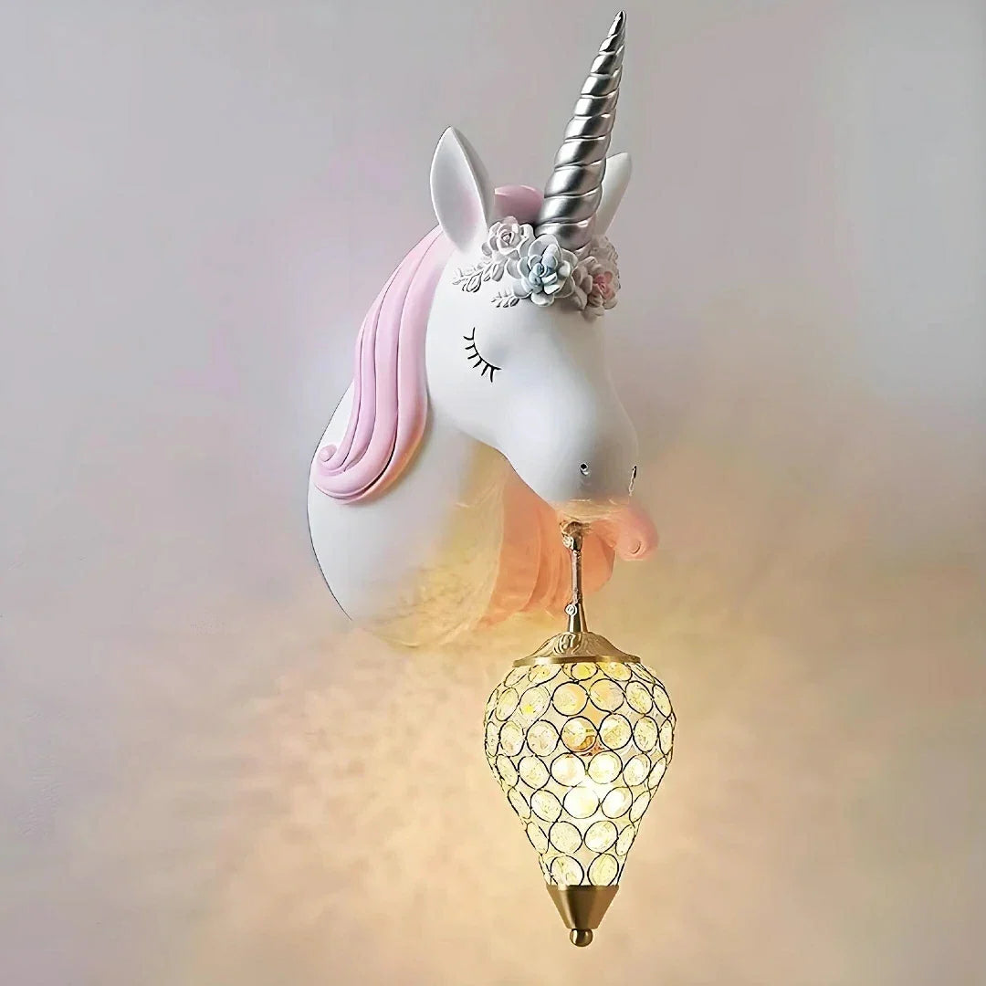 Applique unicorno rosa con pendente in cristallo per la cameretta della bambina