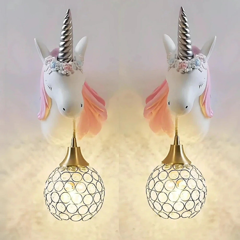 Applique unicorno rosa con pendente in cristallo per la cameretta della bambina