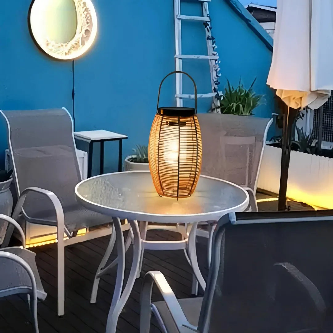 Lanterna da pavimento solare ovale in stile boho per giardino