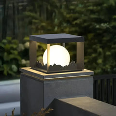 Lampada da pilastro LED nera con motivo montano per giardino dal design moderno