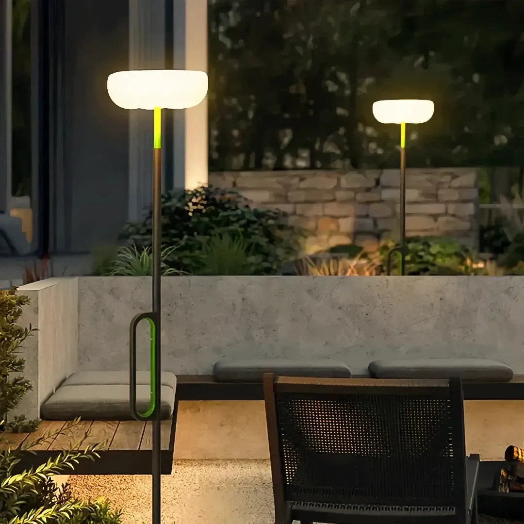 Lampada da terra per esterni senza fili e ricaricabile con LED dal design moderno