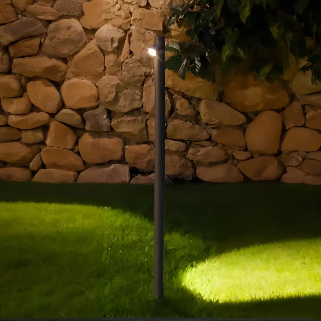 lampada da giardino a stelo LED minimal per terrazzo a forma di bambù