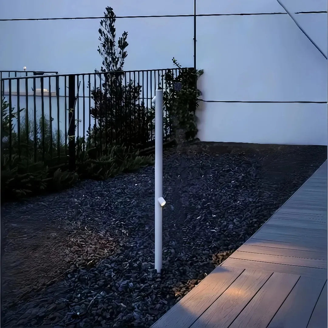 lampada da giardino a stelo LED minimal per terrazzo a forma di bambù