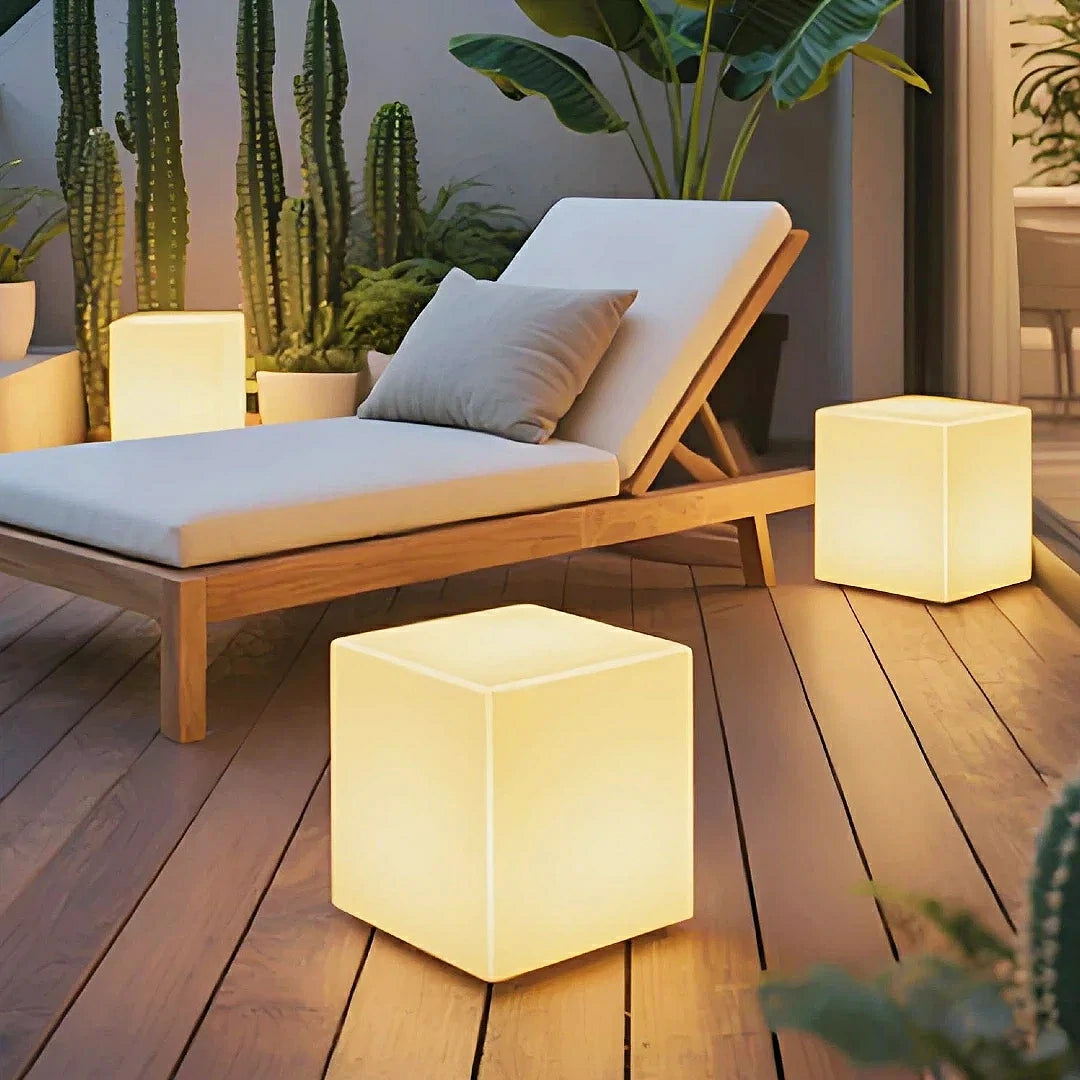Lampada da esterno a cubo LED RGB ricaricabile con telecomando per balconi