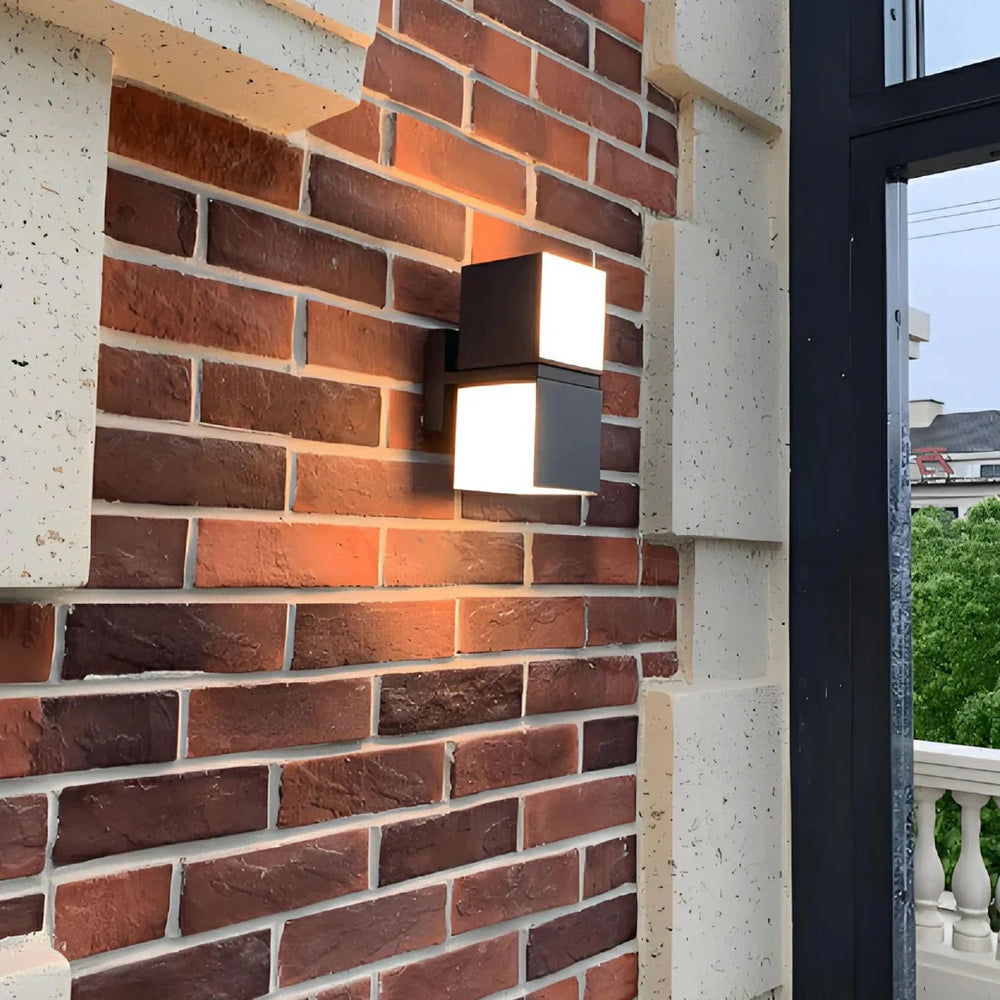 Applique da esterno cubo doppio LED orientabile in metallo nero stile moderno