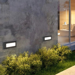 Segnapasso LED da esterno a parete rettangolare con luce diffusa design minimal