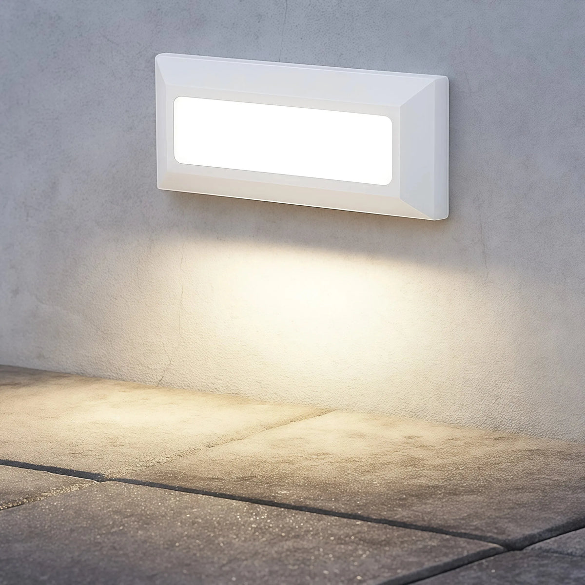 Segnapasso LED da esterno a parete rettangolare con luce diffusa design minimal
