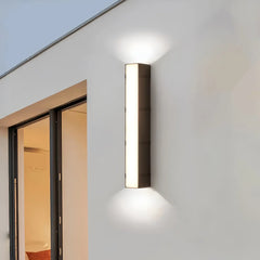 Applique doppio fascio da esterno LED dal design geometrico contemporaneo per portico