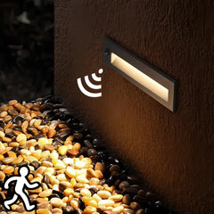 Segnapasso LED da incasso rettangolare per scale esterne con sensore di movimento