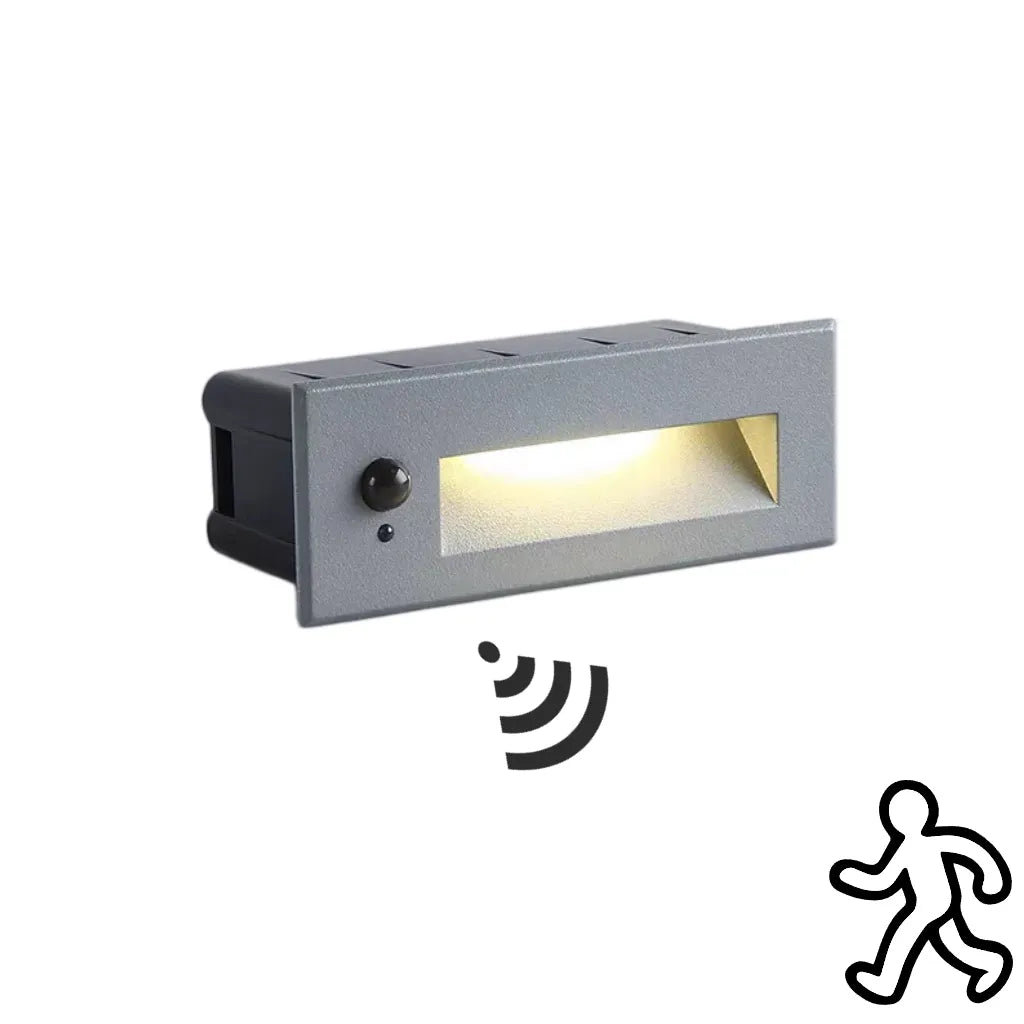 Segnapasso LED da incasso rettangolare per scale esterne con sensore di movimento
