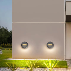 Segnapasso LED da parete per esterni dal design minimalista con finitura sabbiata