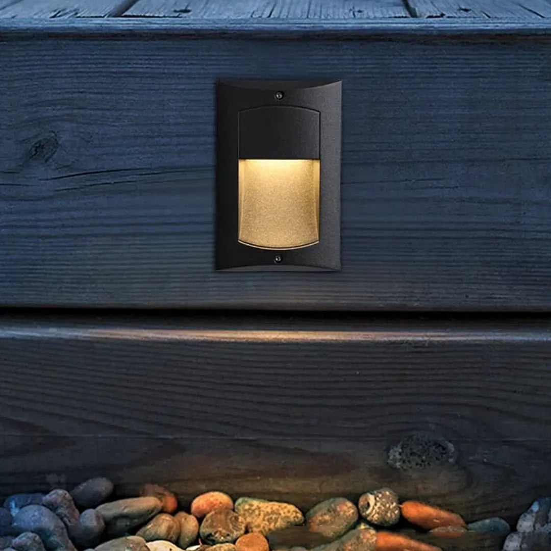 Segnapasso da incasso minimal LED rettangolare nero finitura opaca