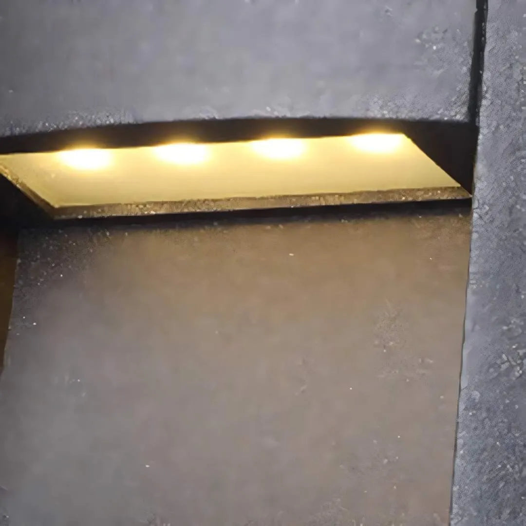 Segnapasso da incasso minimal LED rettangolare nero finitura opaca