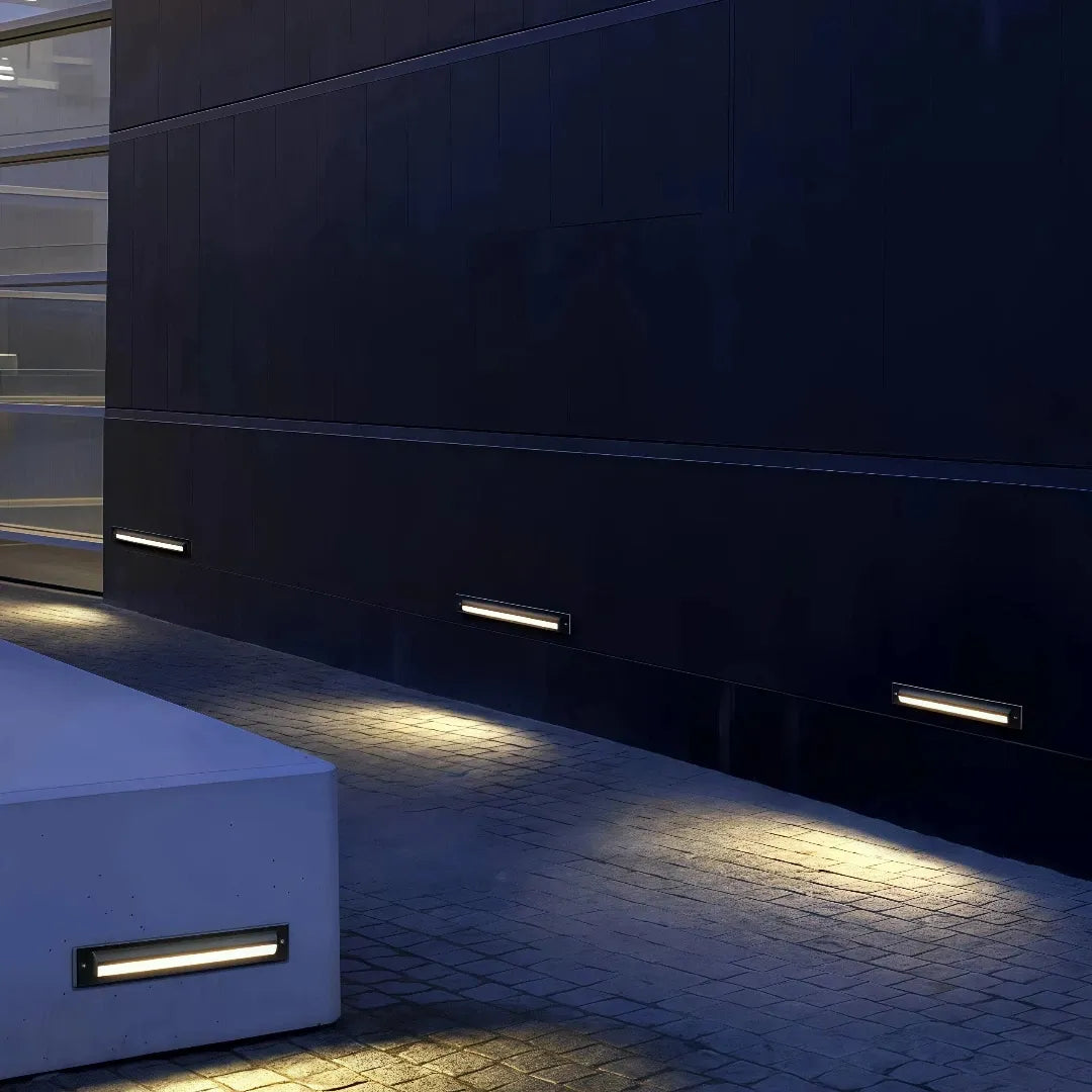 Segnapasso da incasso per esterno LED rettangolare nero con luce verso il basso
