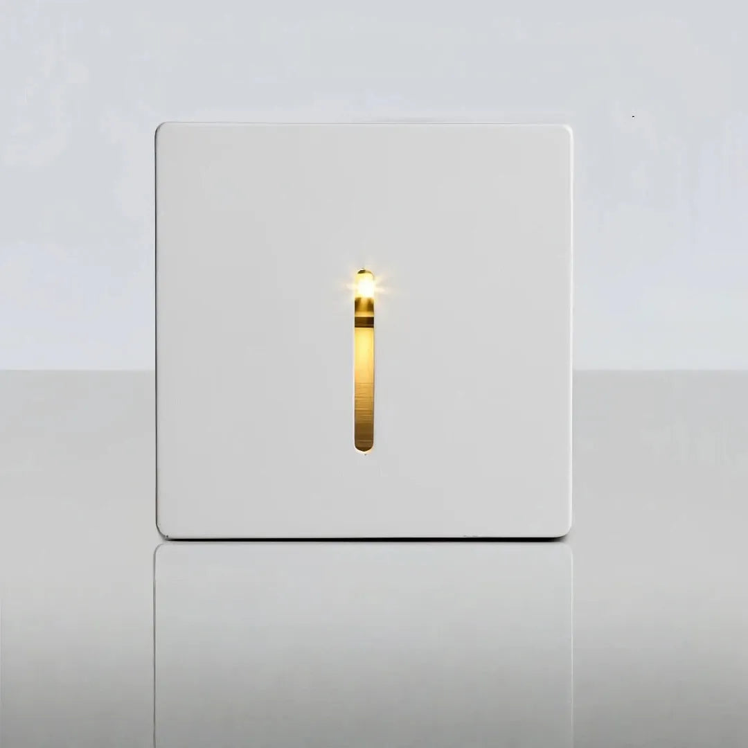 Segnapasso LED da incasso quadrato dal design minimalista con sensore di movimento per portico