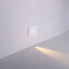 Segnapasso LED da incasso quadrato dal design minimalista con sensore di movimento per portico