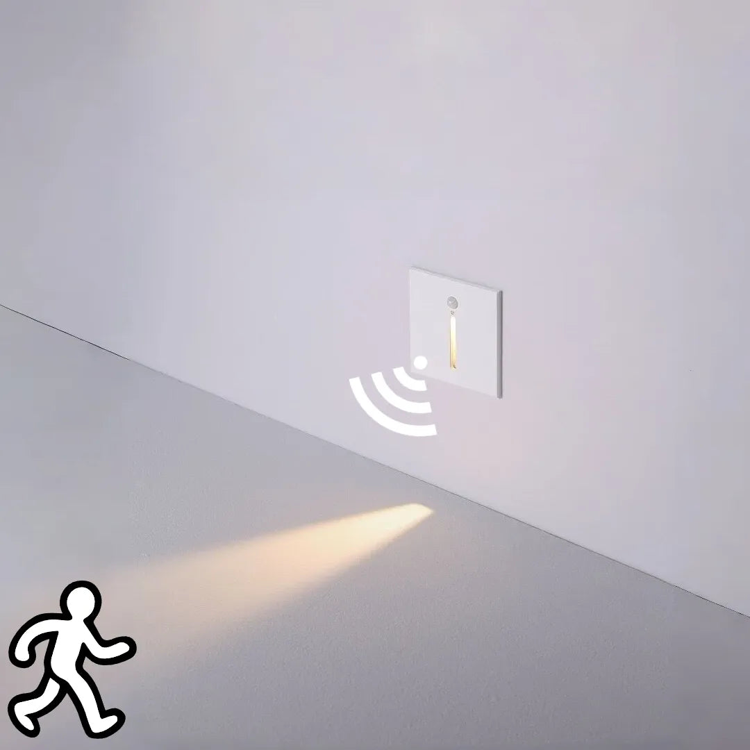 Segnapasso LED da incasso quadrato dal design minimalista con sensore di movimento per portico