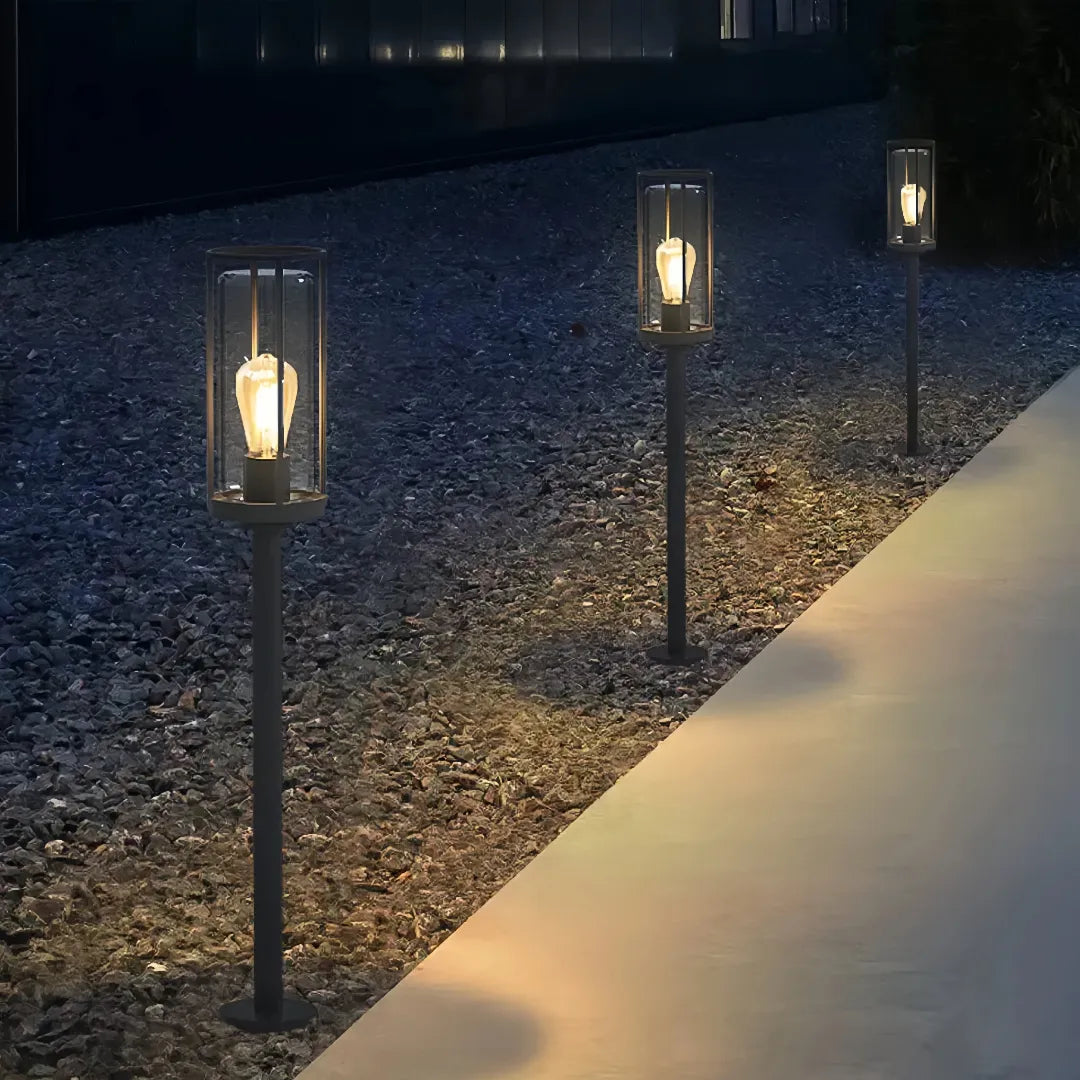 Paletto luminoso da esterno con struttura a lanterna dal design contemporaneo
