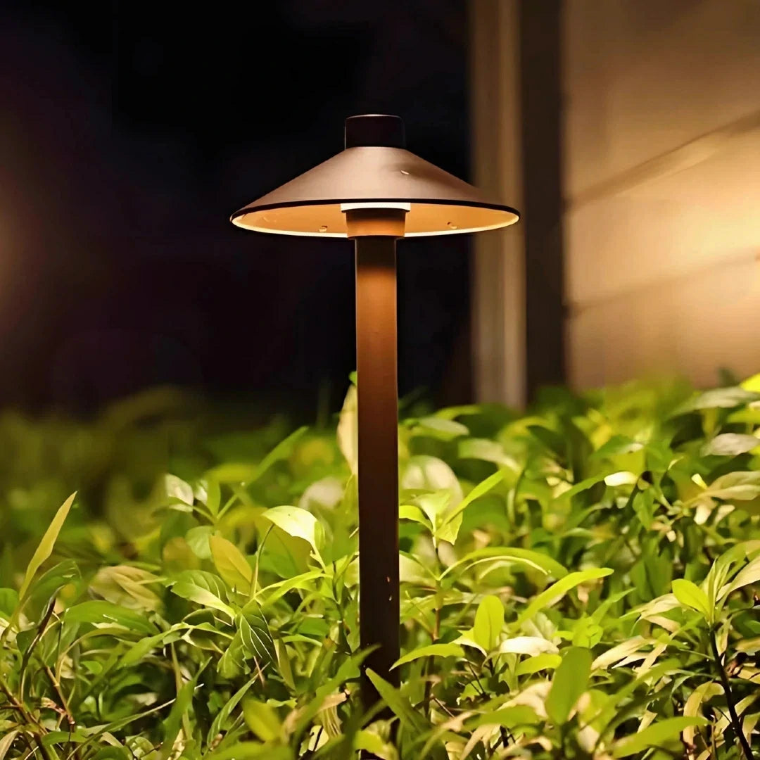 Lampione moderno da esterno LED solare in metallo con picchetto dal design a fungo
