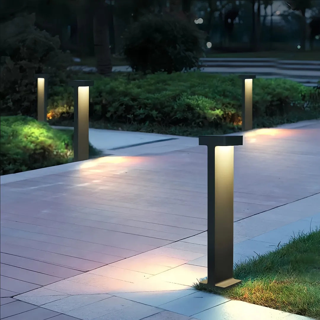 Paletto a LED da giardino minimalista in alluminio dal profilo verticale squadrato