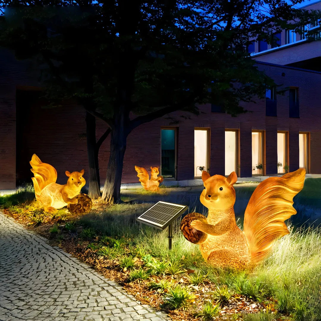 Lampada decorativa LED a forma di scoiattolo per giardino IP65