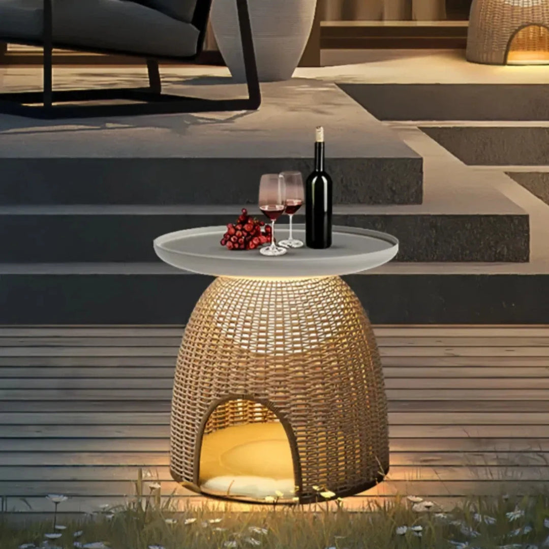 Lanterna da esterno solare a LED in rattan a cupola in stile naturale per terrazzo