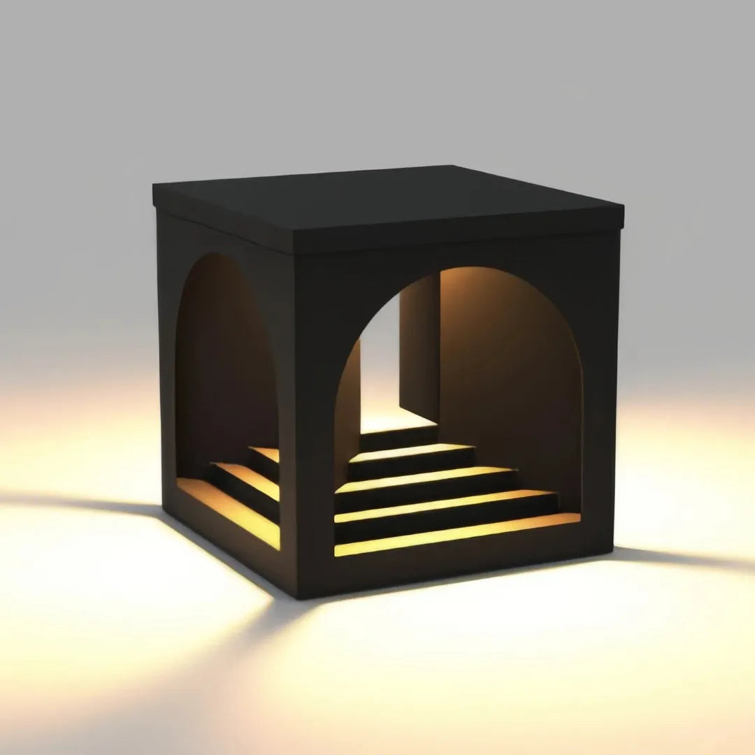 Lampada da pilastro esterno a LED solare con arco traforato per giardino