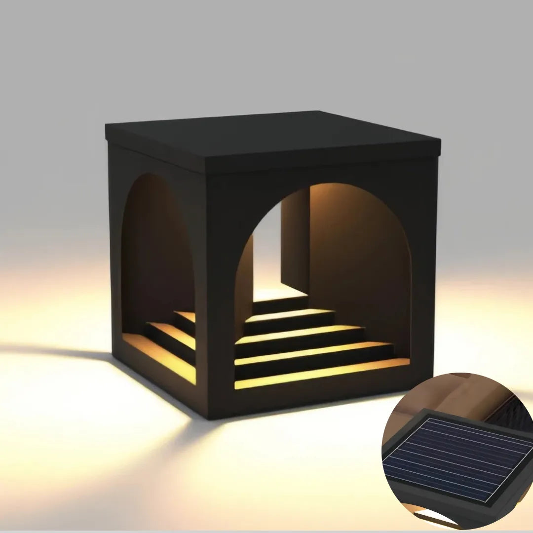 Lampada da pilastro esterno a LED solare con arco traforato per giardino