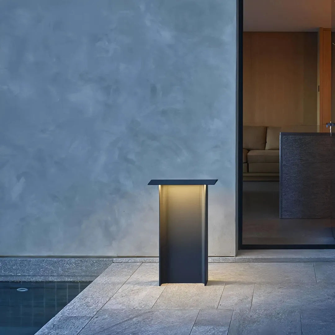 Lampioncino da giardino di design minimalista LED in acciaio inox con finitura satinata