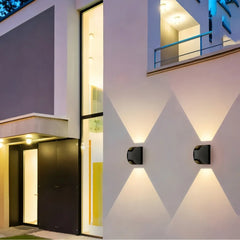 Applique da esterno LED bidirezionale nera dal design moderno
