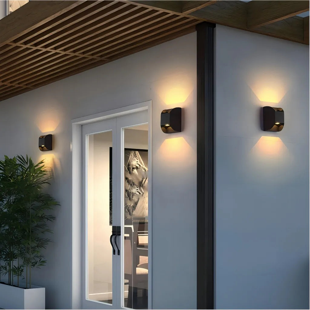 Applique da esterno LED bidirezionale nera dal design moderno