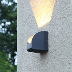 Applique da esterno LED bidirezionale nera dal design moderno