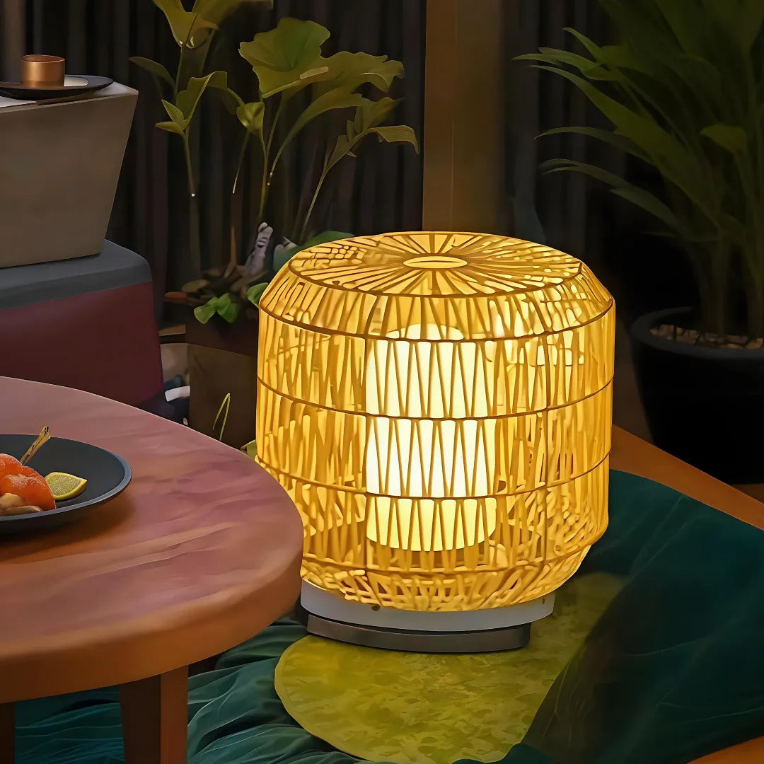Lanterna da esterno solare LED in rattan naturale forma cilindrica per terrazzo