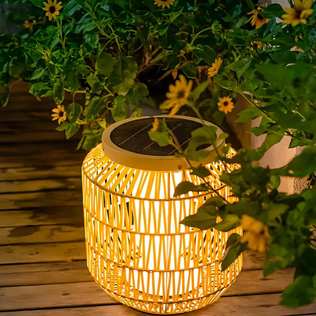 Lanterna da esterno solare LED in rattan naturale forma cilindrica per terrazzo