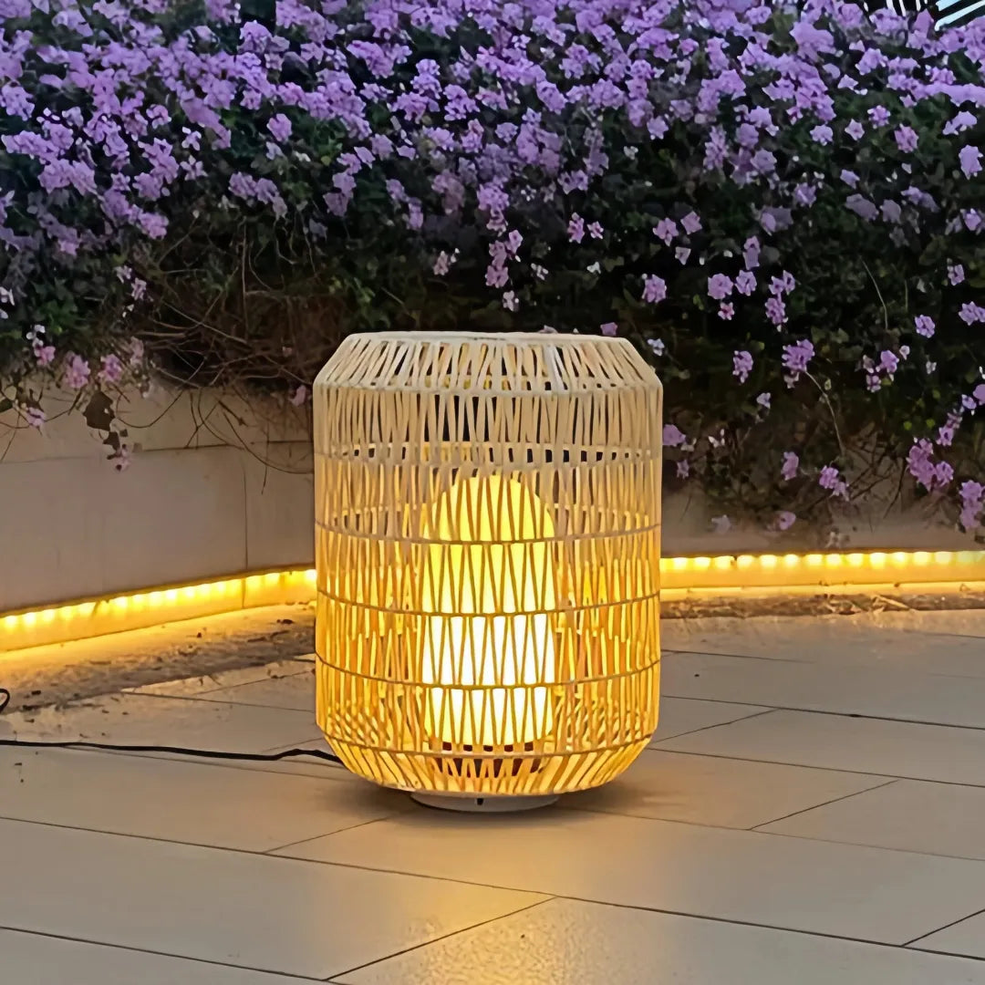 Lanterna da esterno solare LED in rattan naturale forma cilindrica per terrazzo