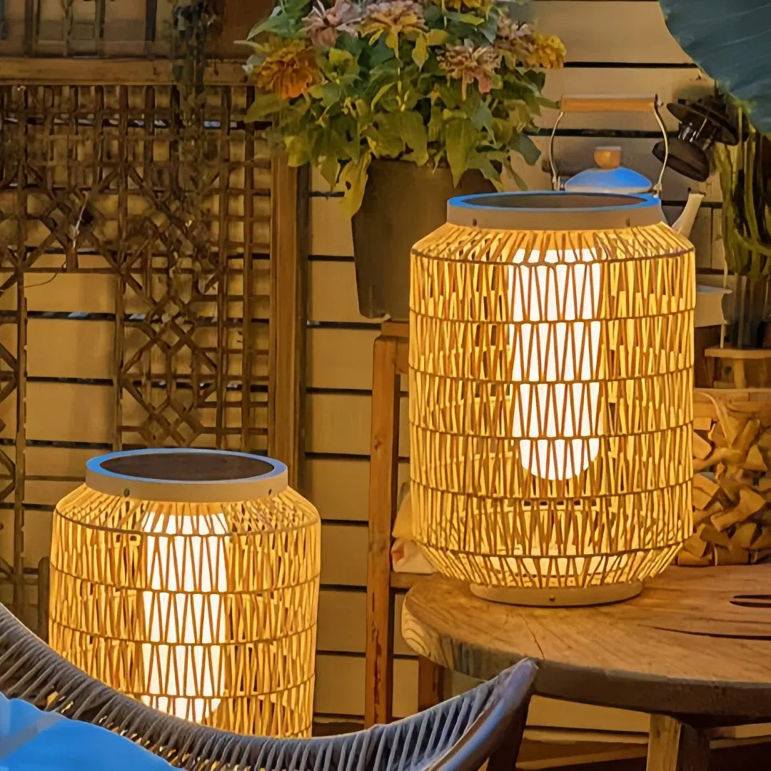 Lanterna da esterno solare LED in rattan naturale forma cilindrica per terrazzo