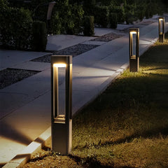Paletto LED da giardino dal design moderno a profilo geometrico nero