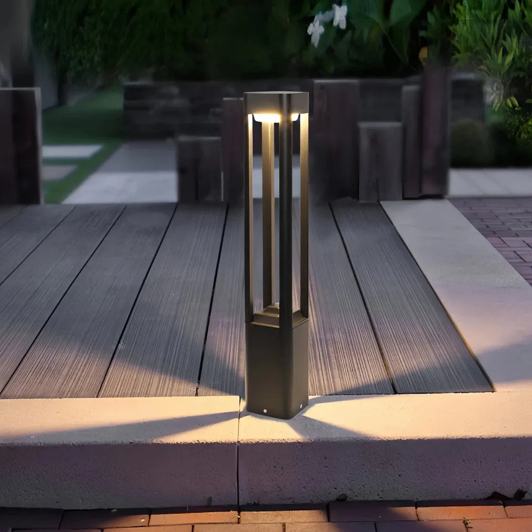 Paletto LED da giardino dal design moderno a profilo geometrico nero