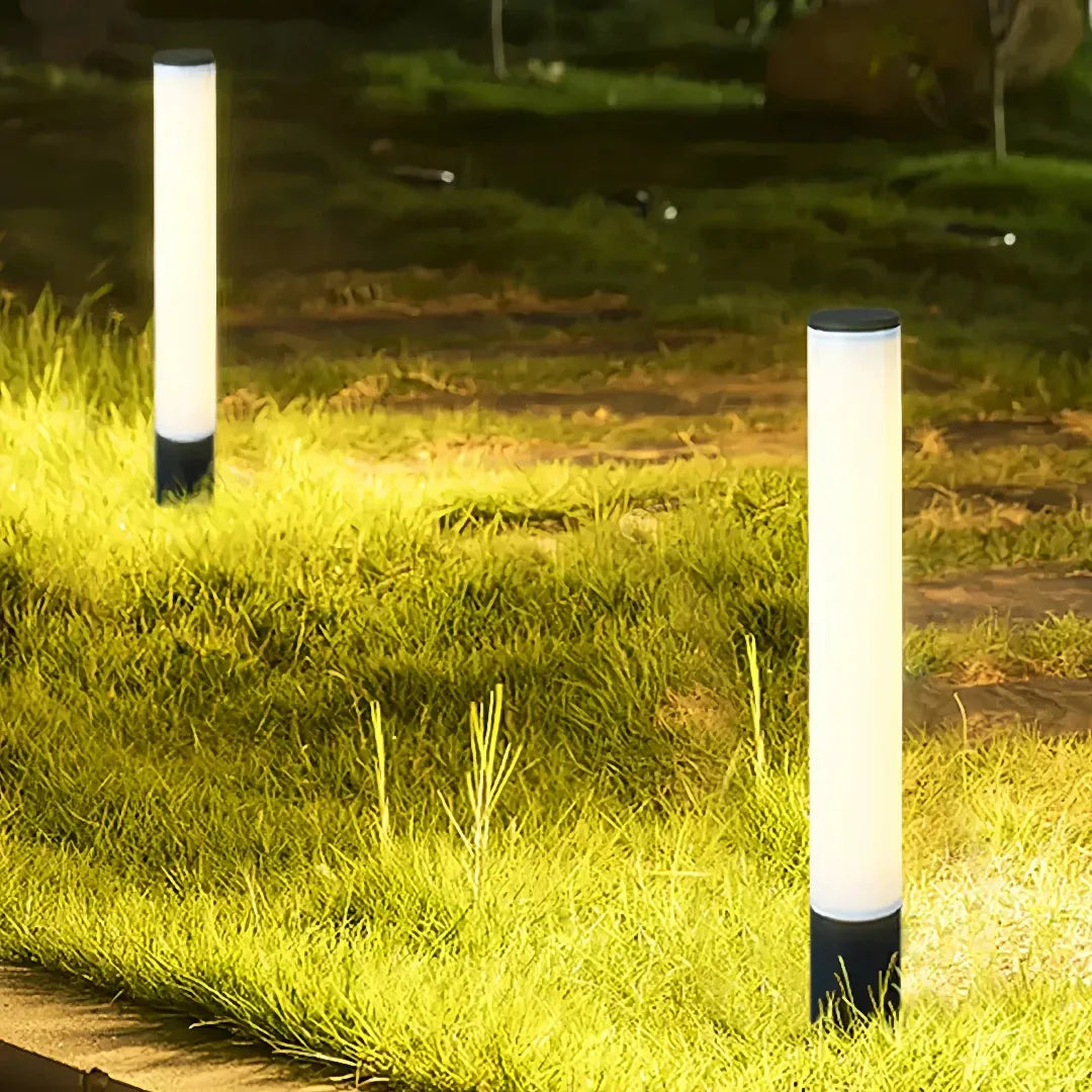 Paletto luminoso cilindrico da esterni nero a LED con design minimalista per giardino