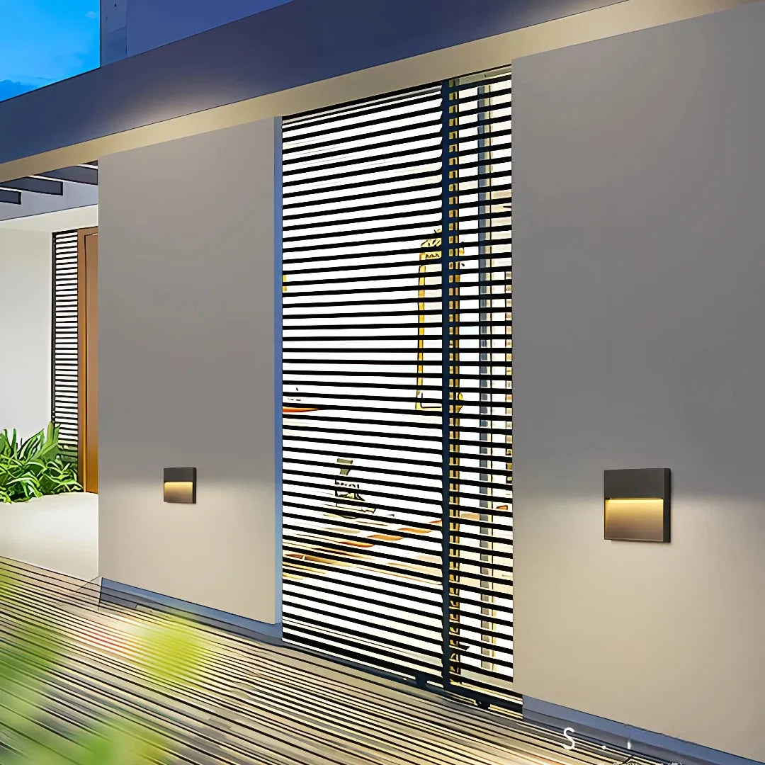 Segnapasso LED da esterno senza incasso dal design minimalista nero con finitura opaca