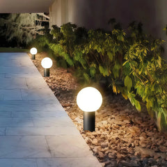 Paletto LED da giardino con diffusore sferico dal design moderno
